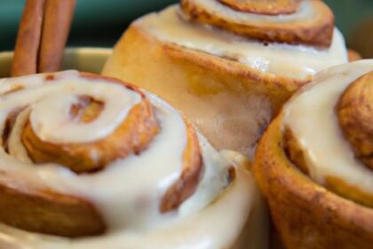 Quick & Easy Cinnamon Roll Mug Recipe for Cozy Moments